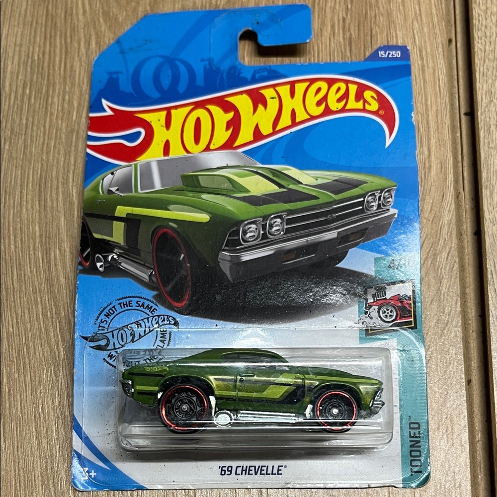 Hot Wheels '69 Chevelle Toy Car - Green